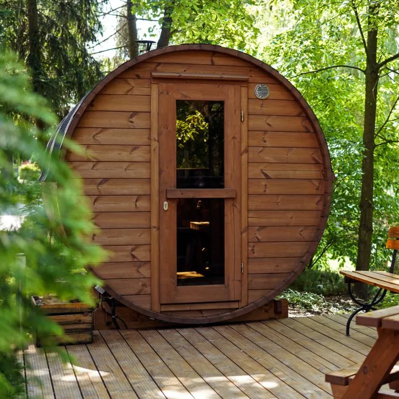 SPA extérieur en bois dans la forêt - Réserver un hébergement insolite