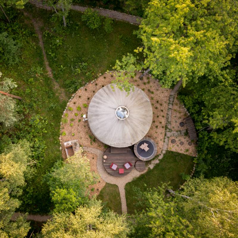 Vue du dessus de la yourte, terrasse de la yourte